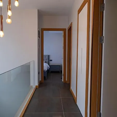 Havuzlu Lueks Yeni 4 Oda Villa Cesme