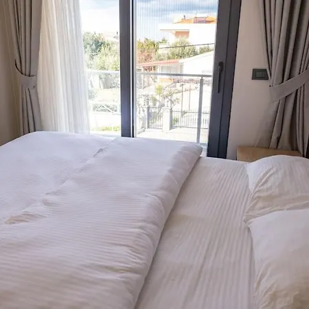 Villa Havuzlu Lueks Yeni 4 Oda Cesme